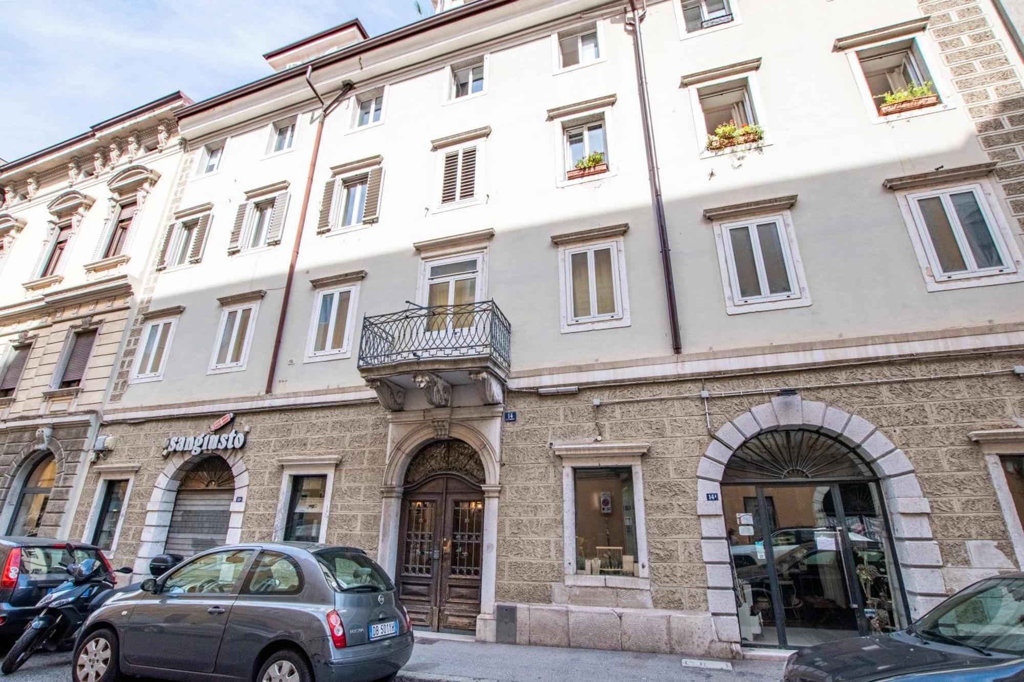 White Tower Guesthouse Trieste Exterior photo